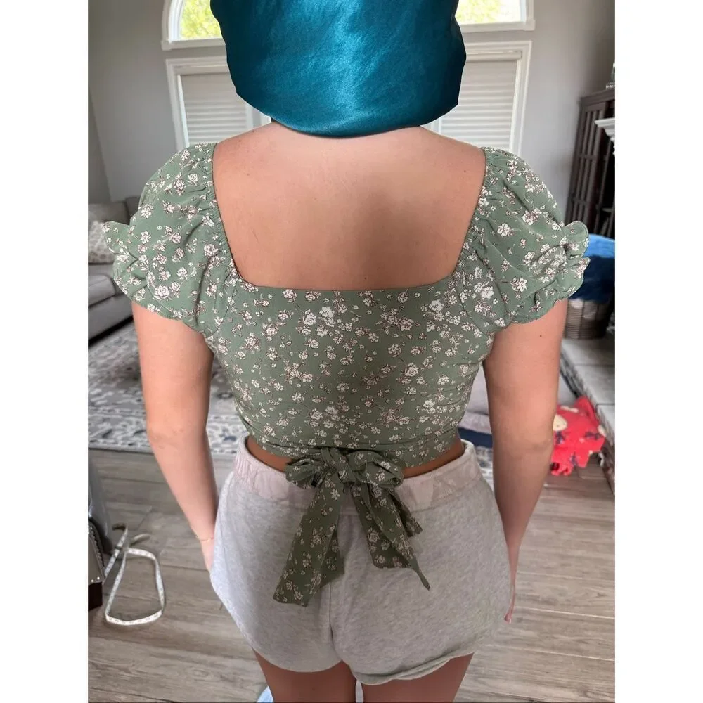 Altar’d State Boho Green Floral Cropped Wrap Top Medium